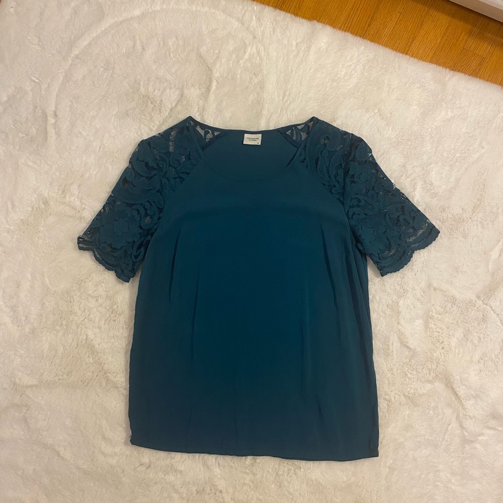 Lace sleeve t-shirt